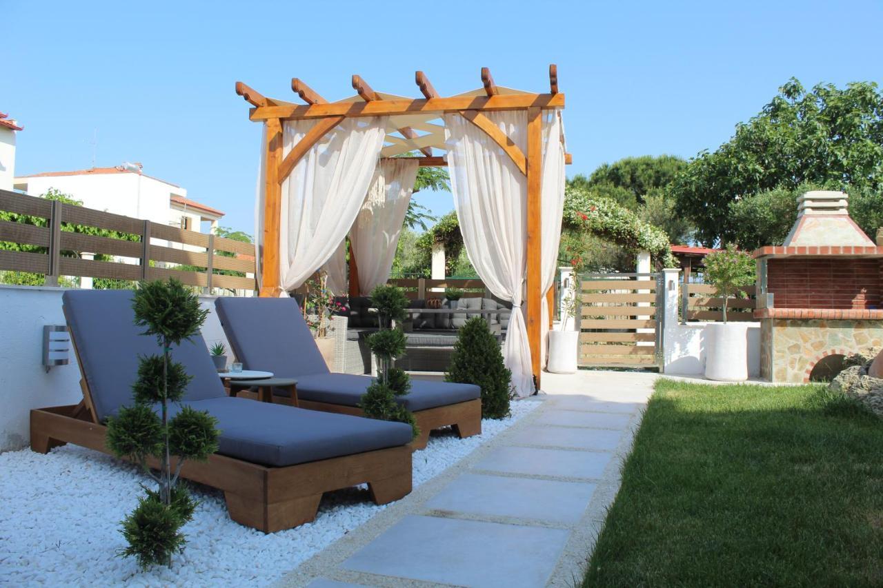 Azure Bliss Suites นิกิติ ภายนอก รูปภาพ