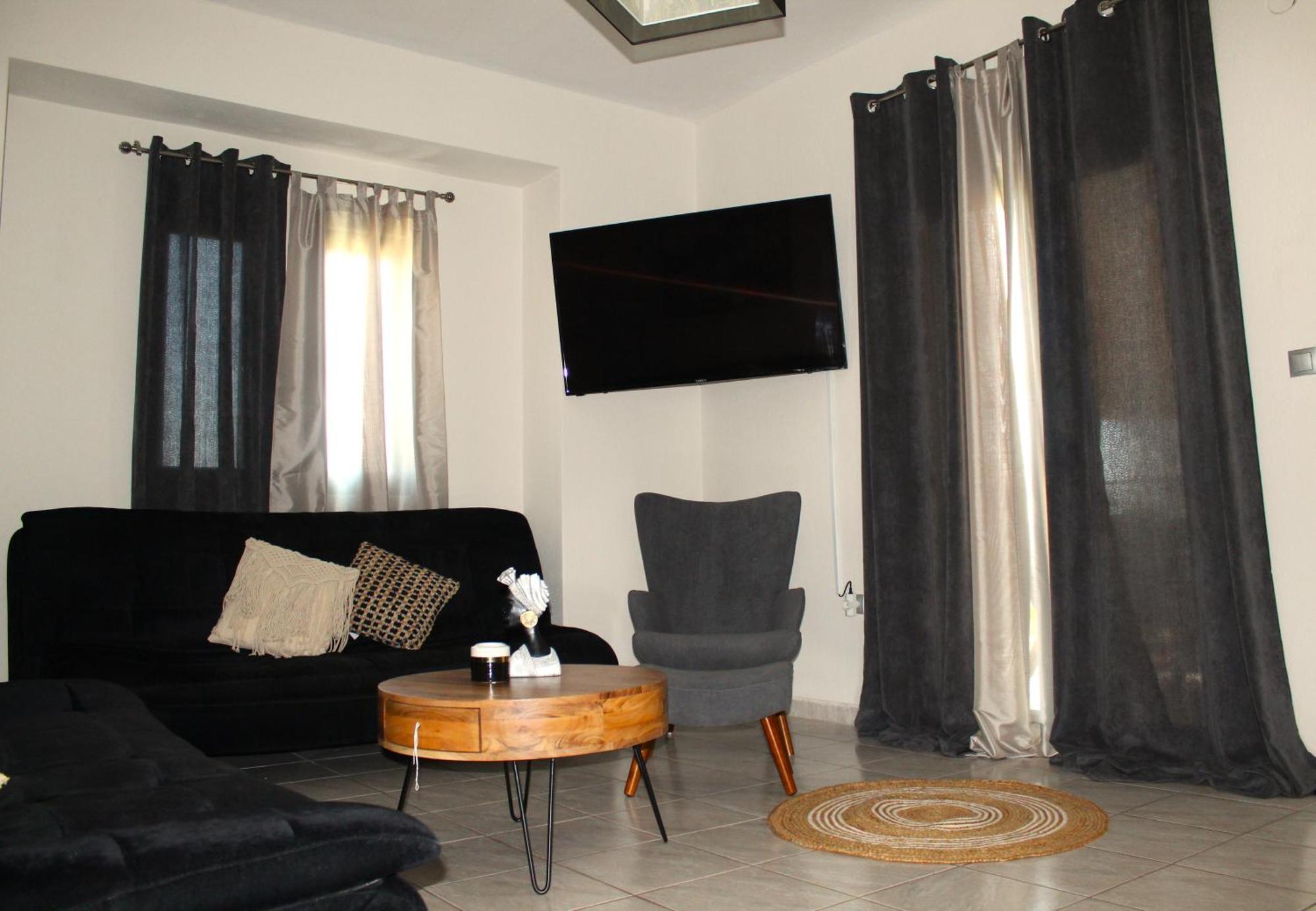 Azure Bliss Suites นิกิติ ภายนอก รูปภาพ