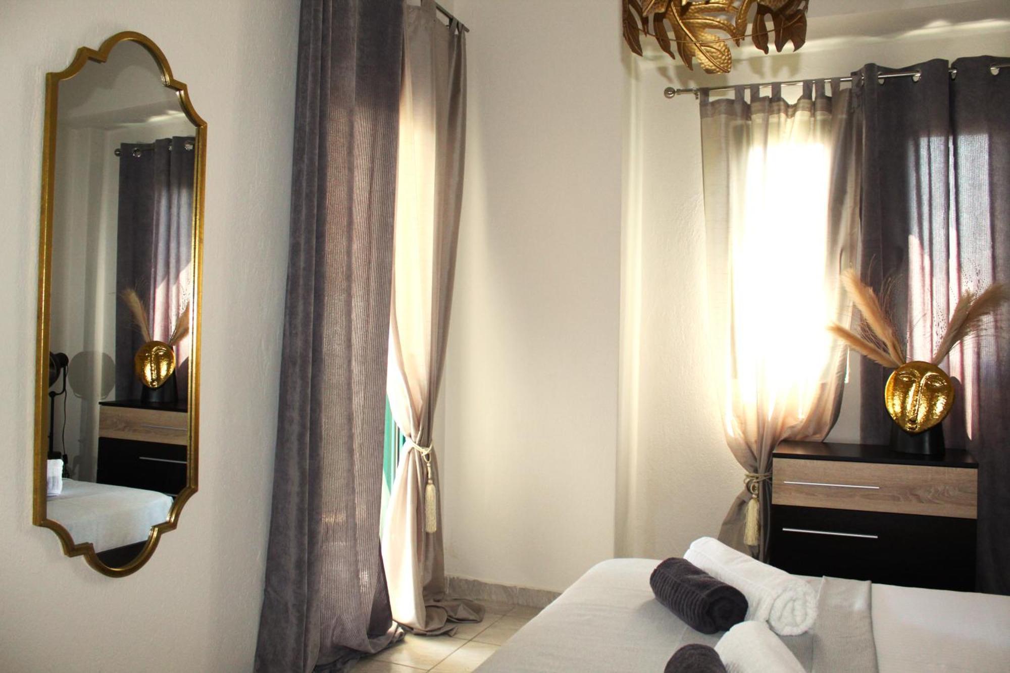 Azure Bliss Suites นิกิติ ภายนอก รูปภาพ